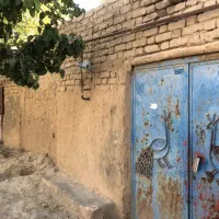 ملک مسکونی حاشیه خیابان اصلی