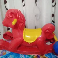 اسب راکر فقط پایه جلوش نیست بقیه سالم|اسباببازی بچه|مشهد, موعود|دیوار