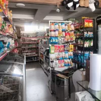 فروشنده خانم