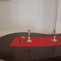 تخت و کمد و میز نهار خوری