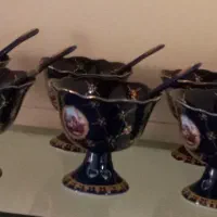 بستنی خوری پایه دار
