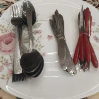 قاشق و چنگال و کارد