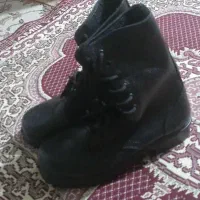 پوتین|کیف، کفش، کمربند|قروه, |دیوار