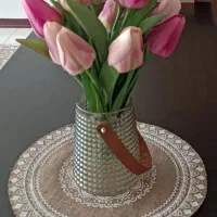 گل به همراه گلدان و زیری