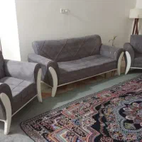 فروش فوری مبل  ۵ نفره بهمراه عسلی