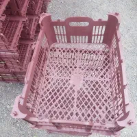 همکار در کارگاه تولید سبد میوه