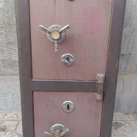 گاوصندوق ۲در ایستاده سالم و تمیز
