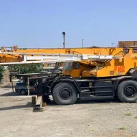 استخدام راننده جرثقیل ۳۵تن تادانو