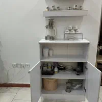 کافی بار سفید|کتابخانه، شلف، قفسه‌های دیواری|تهران, آبشار تهران (دریاچه)|دیوار