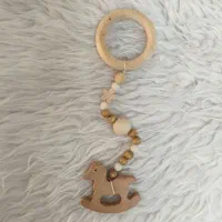 آویز چوبی کودک