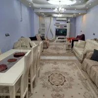 مرکز شهر دو خوابه با دو پارکینگ و کلیه امکانات