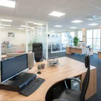 ادمین اینستاگرام، طراحی سایت، فیلمبرداری و عکاسی