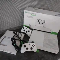 Xbox one S All digital یک ترا ، دو دسته تمیز|کنسول، بازی ویدئویی و آنلاین|مشهد, جانباز|دیوار