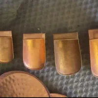 چند تکه ظروف مسی از هلند خریداری شده