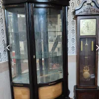 ساعت ایستاده و بوفه