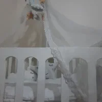 تخت کنار مادر گهواره شو