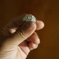 انگشتر فروشی