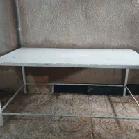 میز فلزی