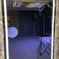 اینه دکوراتیو / تولید محتوا / دور نئون