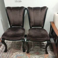 دو عدد صندلی