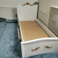 تخت‌وتشک|تشک تختخواب|قم, چهل اختران|دیوار