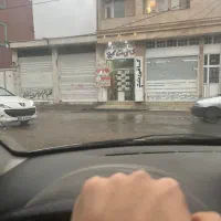 مغازه گویم با یک واحد خیابان اصلی