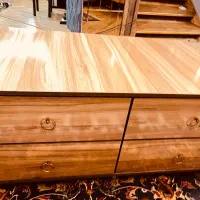 فروش فوری به دلیل جابه جایی|مبلمان خانگی و میز عسلی|رشت, ولکس|دیوار