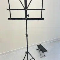 گیتار به همراه لوازم