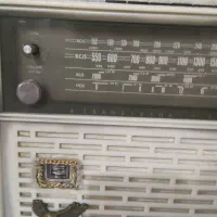 تعدادی اشیاء عتیقه|کلکسیون اشیاء عتیقه|بن, |دیوار