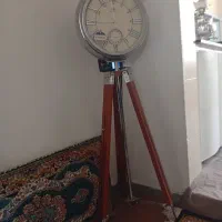 ساعت پایه دار