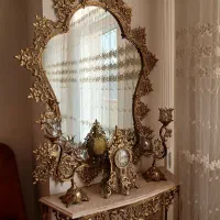 آینه و شمعدان برنزی