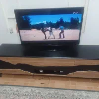 میز تلویزیون و آینه کنسول