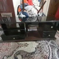 ۲عددوعدد زیر تلویزیون بسیار تمیز و مرتب