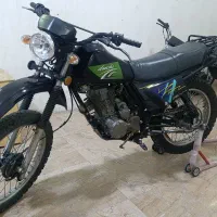 ترل مدل 93مدارک آماده بیمه 10ماه کارت سوخت دارد
