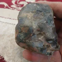 سنگ قیمتی.