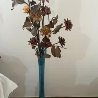 گلدون و گل مصنوعی