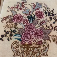 تابلوفرش دستبافت گرمای عشق استاد فرشچیان و گلدان