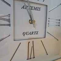 ساعت رومیزی استیل بسیار تمیز بدون خط وخش|ساعت دیواری و تزئینی|کرج, اصفهانیها|دیوار