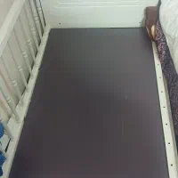 تخت کودک سالم، تمیز‌.مرتب. در حد نو