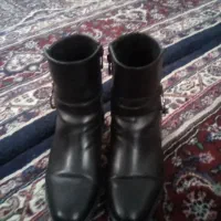 چکمهچرمزنانه