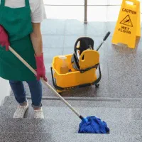 نظافت منزل و راه پله