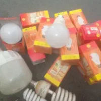 تعدادی لامپ کم مصرف نو و دست دوم|لامپ و چراغ|یزد, |دیوار