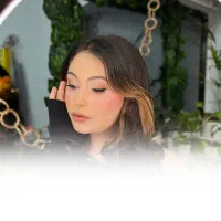 تخفیف ویژه میکاپ و شنیون|خدمات آرایشگری و زیبایی|رشت, معلم|دیوار