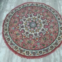 یک فرش دایره ۱۱۰ سانت