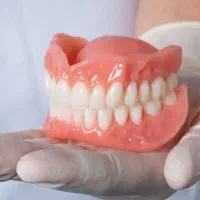 دستیار خانم برای مطب دندانسازی
