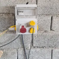 به یک شاگرد برقکار نیاز دارم