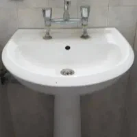 روشویی با شیرآلات و اتصالات