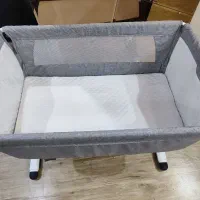 تخت کنار مادر