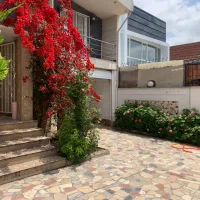 سرایدار و مسافر گیر