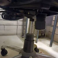 صندلی گردان و میز چوبی سالم|میز تحریر و کامپیوتر|اصفهان, سروستان|دیوار